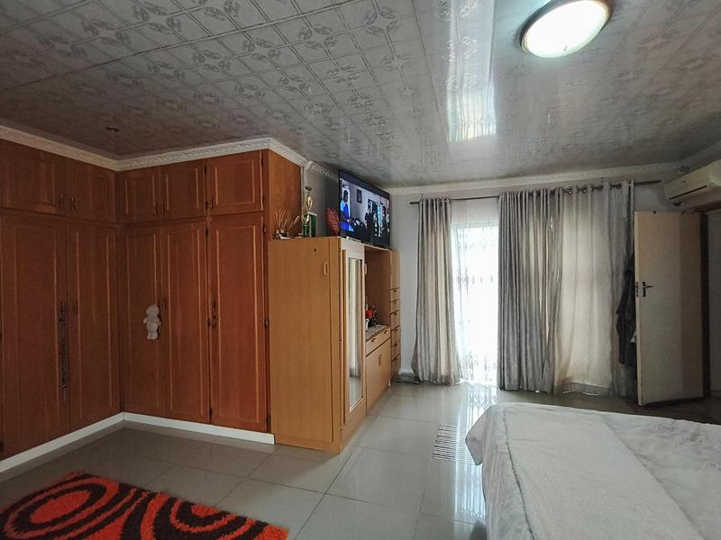 7 Bedroom Property for Sale in Southernwood Eastern Cape